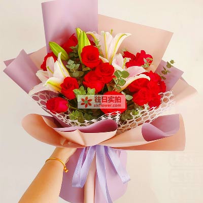 大连18朵红玫瑰百合，真情相守一生